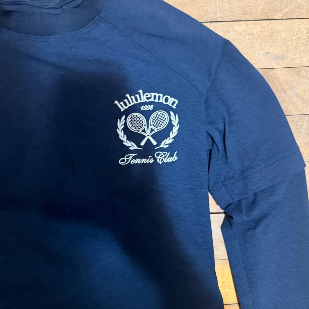 Lululemon Athletica Navy Long Sleeve Tee - Picture 5 of 6